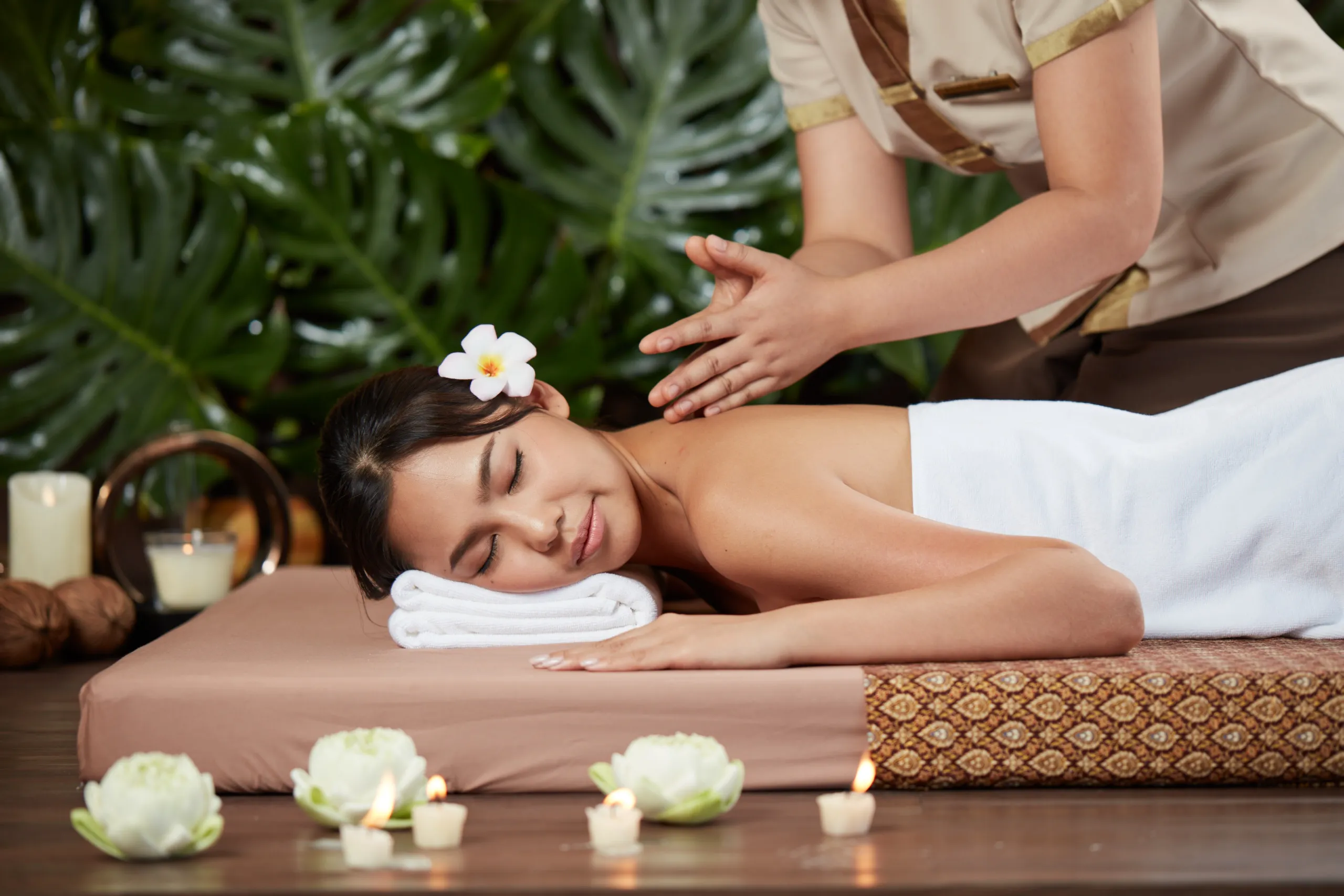 นวดหลังคลายเครียด